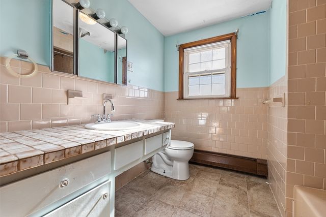 55 Garland St, Everett, MA 02149