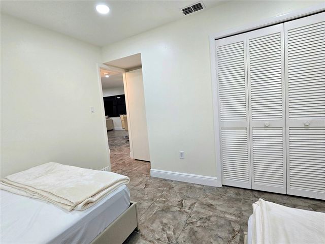 2009 HAMMOCK PINE BOULEVARD 2009, Clearwater, FL 33761