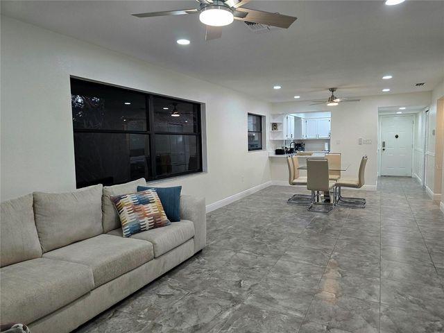 2009 HAMMOCK PINE BOULEVARD 2009, Clearwater, FL 33761