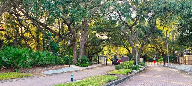 2009 HAMMOCK PINE BOULEVARD 2009, Clearwater, FL 33761