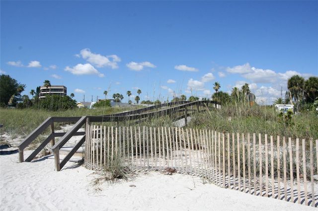 2009 HAMMOCK PINE BOULEVARD 2009, Clearwater, FL 33761