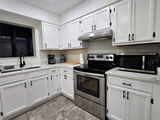 2009 HAMMOCK PINE BOULEVARD 2009, Clearwater, FL 33761