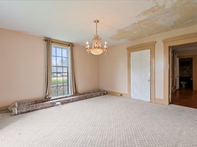 4804 NORTHWEST Boulevard, Davenport, IA 52806