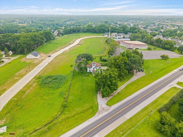 4804 NORTHWEST Boulevard, Davenport, IA 52806