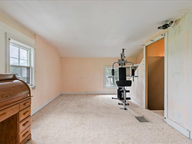 4804 NORTHWEST Boulevard, Davenport, IA 52806