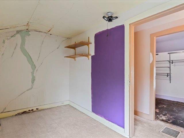 4804 NORTHWEST Boulevard, Davenport, IA 52806