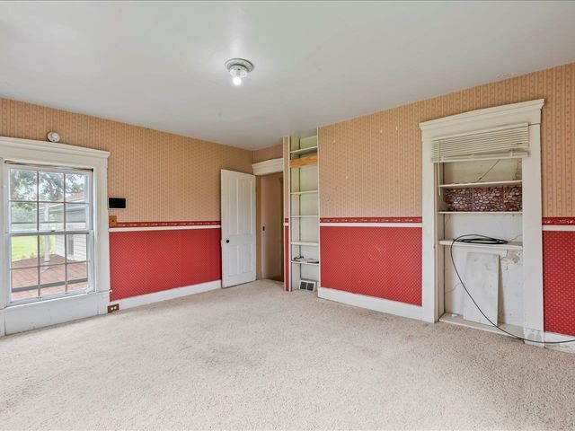 4804 NORTHWEST Boulevard, Davenport, IA 52806