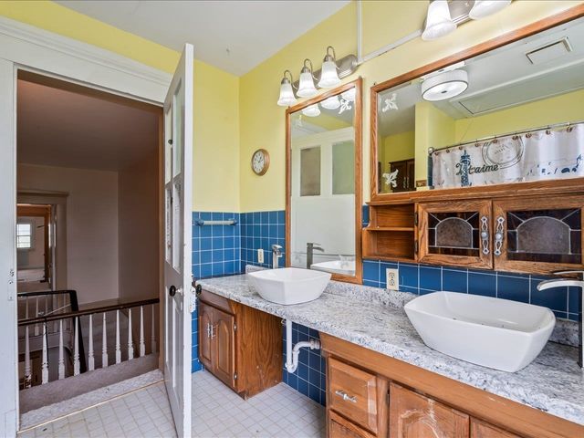 4804 NORTHWEST Boulevard, Davenport, IA 52806