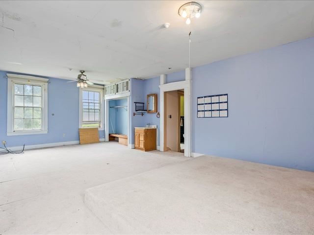 4804 NORTHWEST Boulevard, Davenport, IA 52806