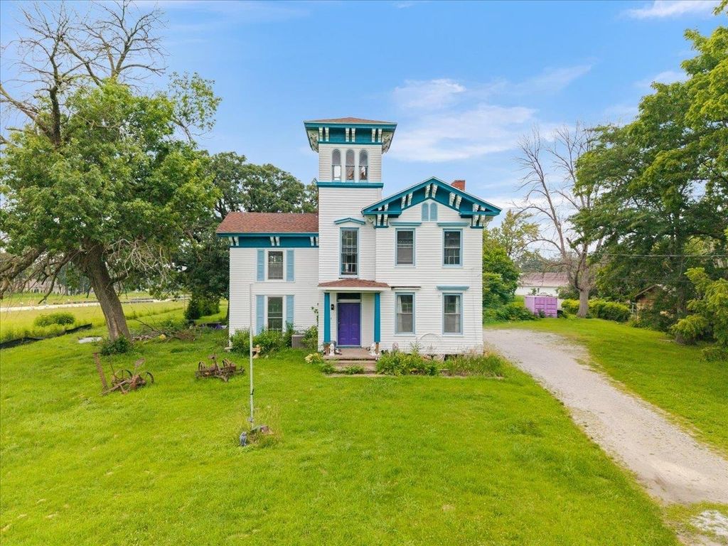 4804 NORTHWEST Boulevard, Davenport, IA 52806