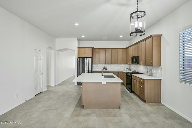 12568 W CHUCKS Avenue, Peoria, AZ 85383