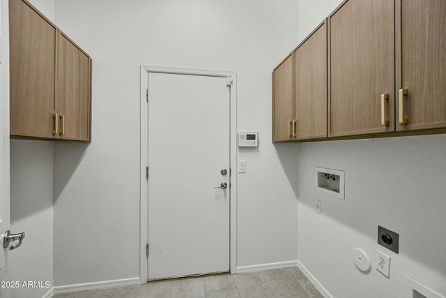 12568 W CHUCKS Avenue, Peoria, AZ 85383