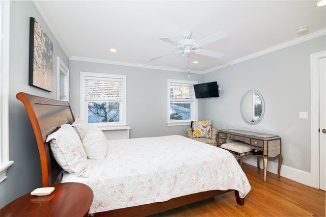 865 E Squantum St, Quincy, MA 02171