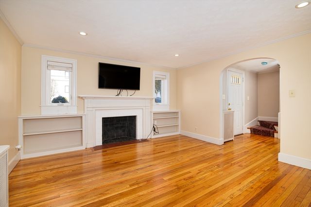 865 E Squantum St, Quincy, MA 02171