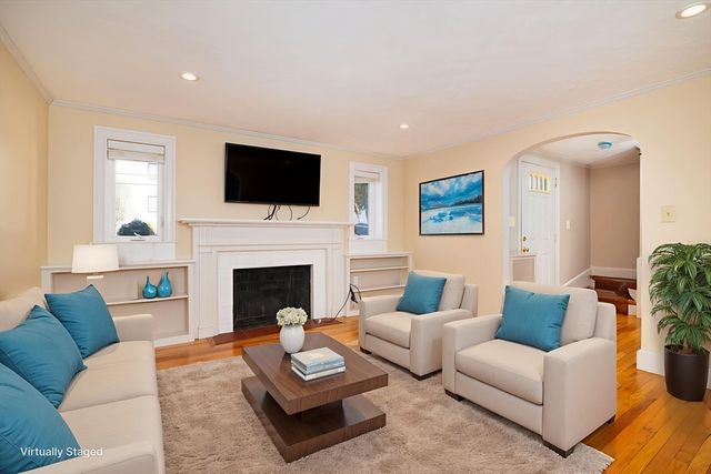 865 E Squantum St, Quincy, MA 02171