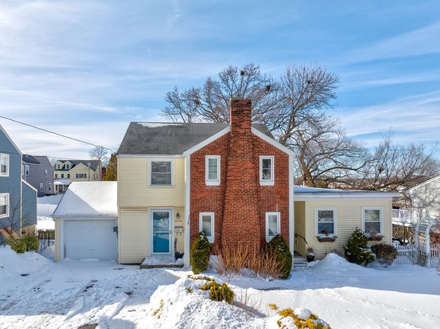 865 E Squantum St, Quincy, MA 02171