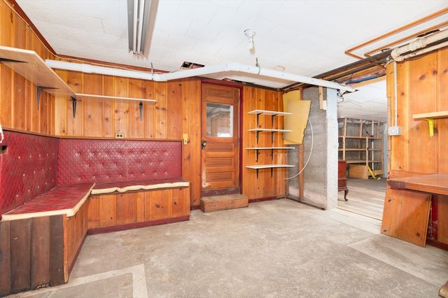 865 E Squantum St, Quincy, MA 02171