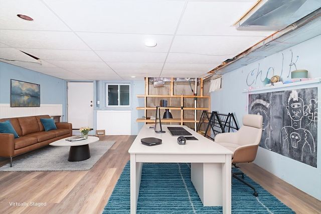 865 E Squantum St, Quincy, MA 02171