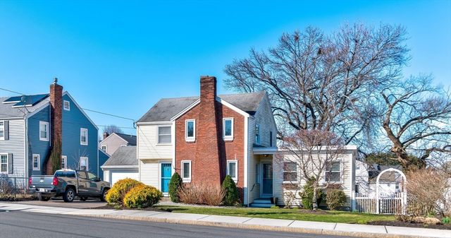 865 E Squantum St, Quincy, MA 02171