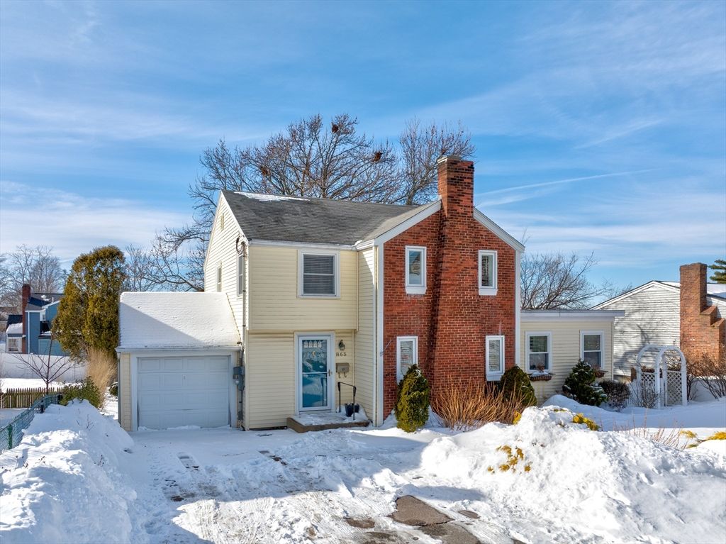 865 E Squantum St, Quincy, MA 02171