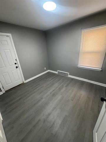 10713 Beaconsfield Street, Detroit, MI 48224