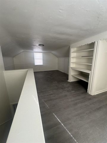 10713 Beaconsfield Street, Detroit, MI 48224