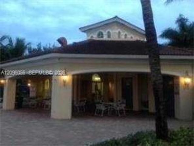 2779 S Evergreen Circle, Boynton Beach, FL 33426