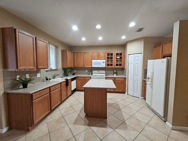 2779 S Evergreen Circle, Boynton Beach, FL 33426