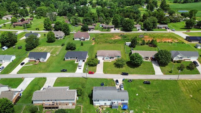 216 Surrey Way, Science Hill, KY 42553
