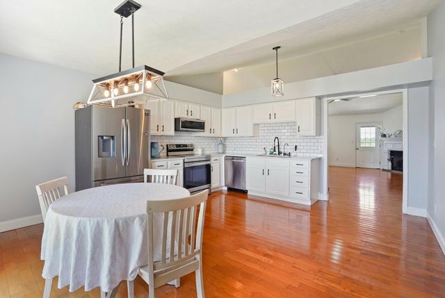 216 Surrey Way, Science Hill, KY 42553