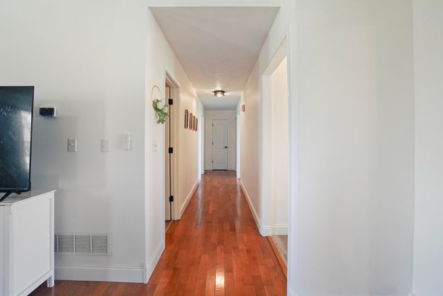 216 Surrey Way, Science Hill, KY 42553