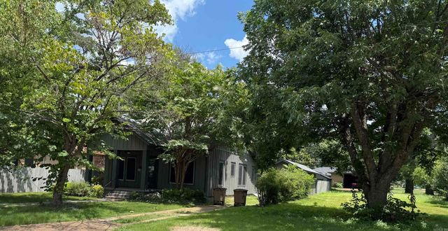 1108 N Izard St, Forrest City, AR 72335