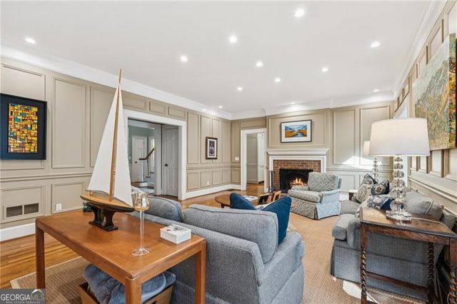 2010 Rivermeade Way NW, Atlanta, GA 30327