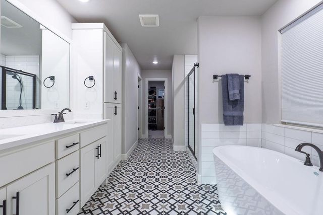 10301 Dove Crossing Road, Newalla, OK 74857