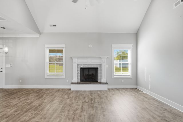 148 Spring House Dr, Manchester, TN 37355