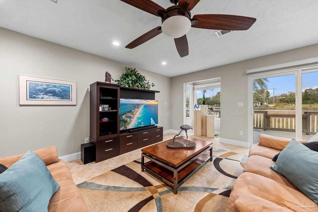 6806 Tom King Bayou Rd, Navarre, FL 32566