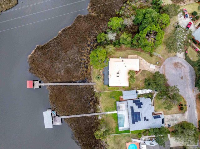 6806 Tom King Bayou Rd, Navarre, FL 32566