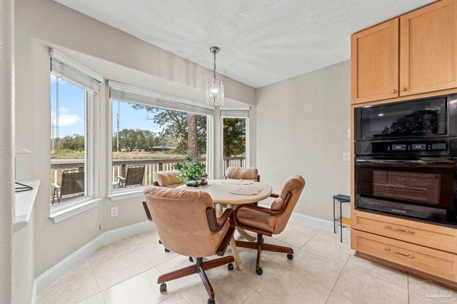 6806 Tom King Bayou Rd, Navarre, FL 32566