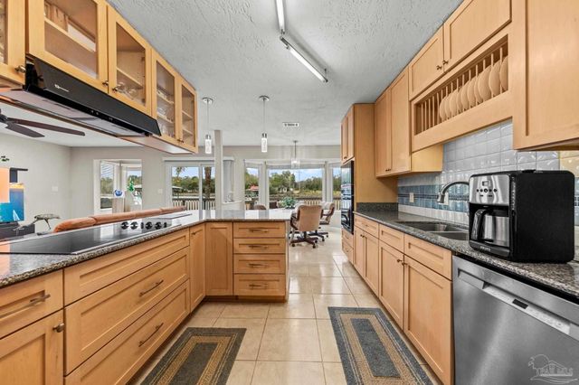 6806 Tom King Bayou Rd, Navarre, FL 32566