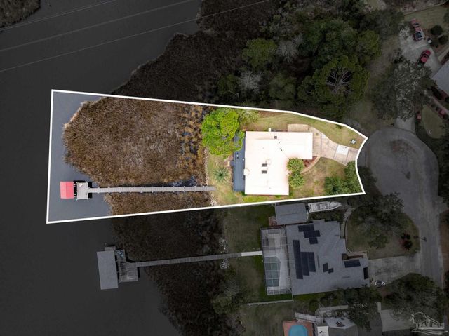 6806 Tom King Bayou Rd, Navarre, FL 32566