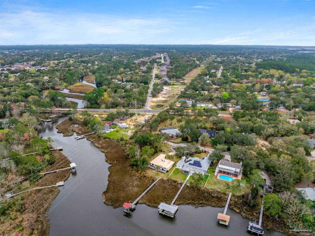 6806 Tom King Bayou Rd, Navarre, FL 32566