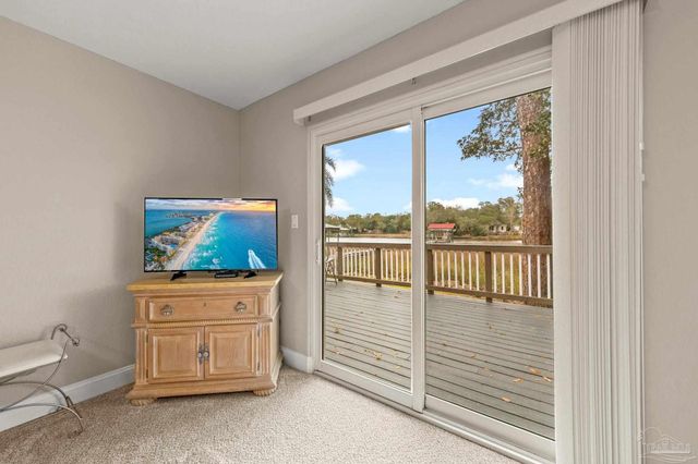 6806 Tom King Bayou Rd, Navarre, FL 32566