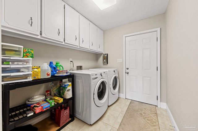 6806 Tom King Bayou Rd, Navarre, FL 32566
