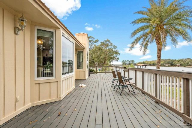 6806 Tom King Bayou Rd, Navarre, FL 32566