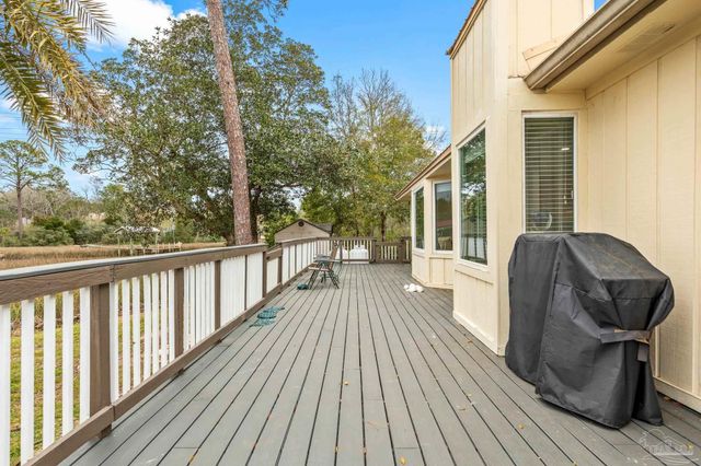 6806 Tom King Bayou Rd, Navarre, FL 32566