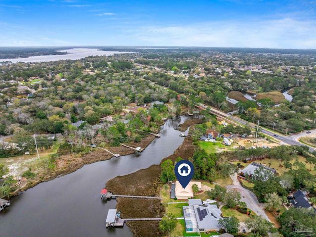 6806 Tom King Bayou Rd, Navarre, FL 32566