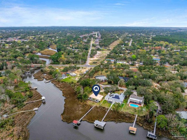 6806 Tom King Bayou Rd, Navarre, FL 32566