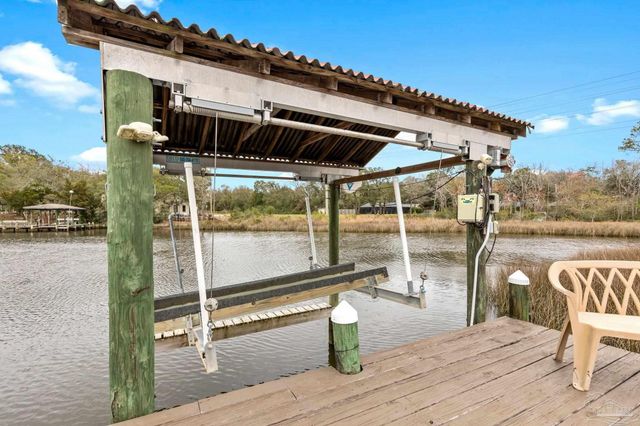 6806 Tom King Bayou Rd, Navarre, FL 32566