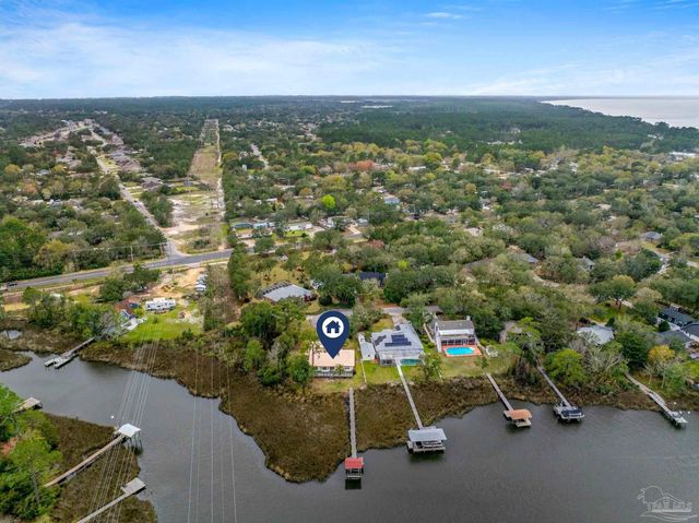 6806 Tom King Bayou Rd, Navarre, FL 32566
