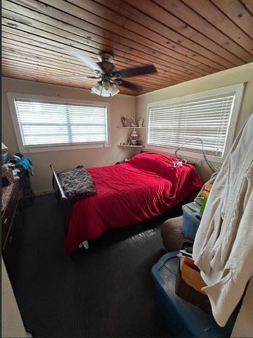 8725 N 26TH STREET, Tampa, FL 33604